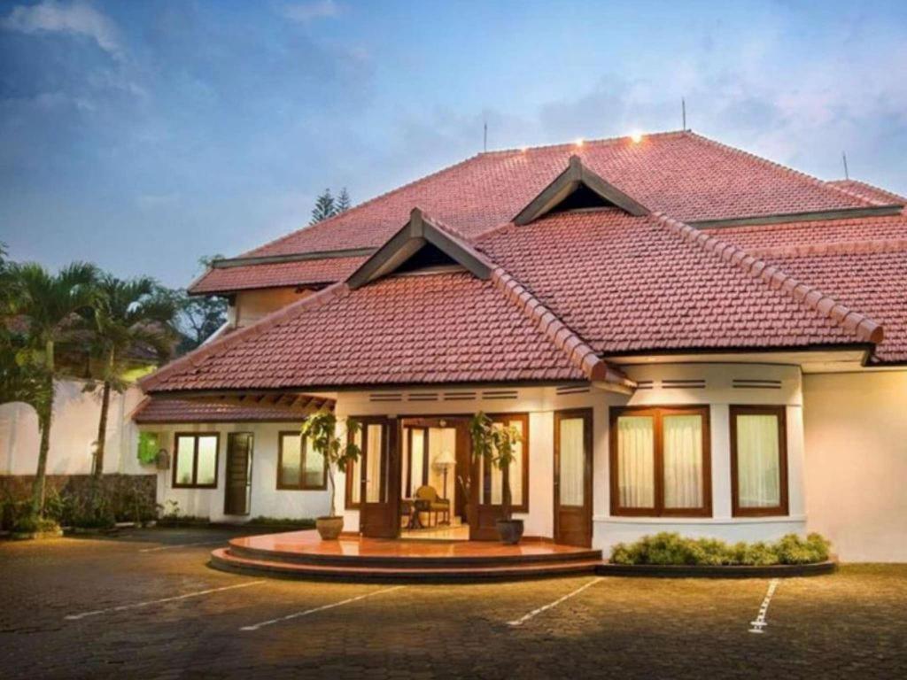 בנדונג Paniisan Hotel מראה חיצוני תמונה