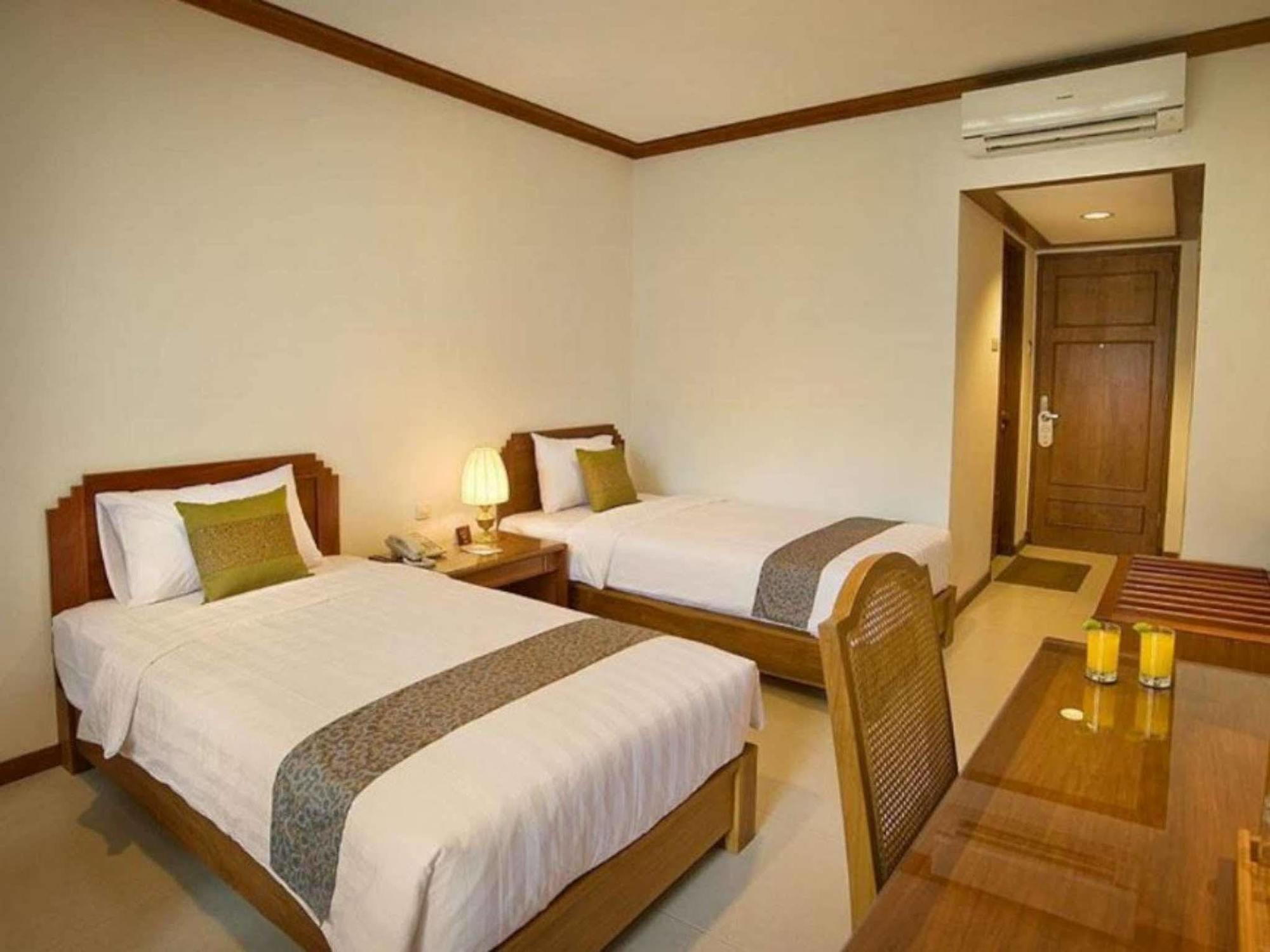 בנדונג Paniisan Hotel מראה חיצוני תמונה